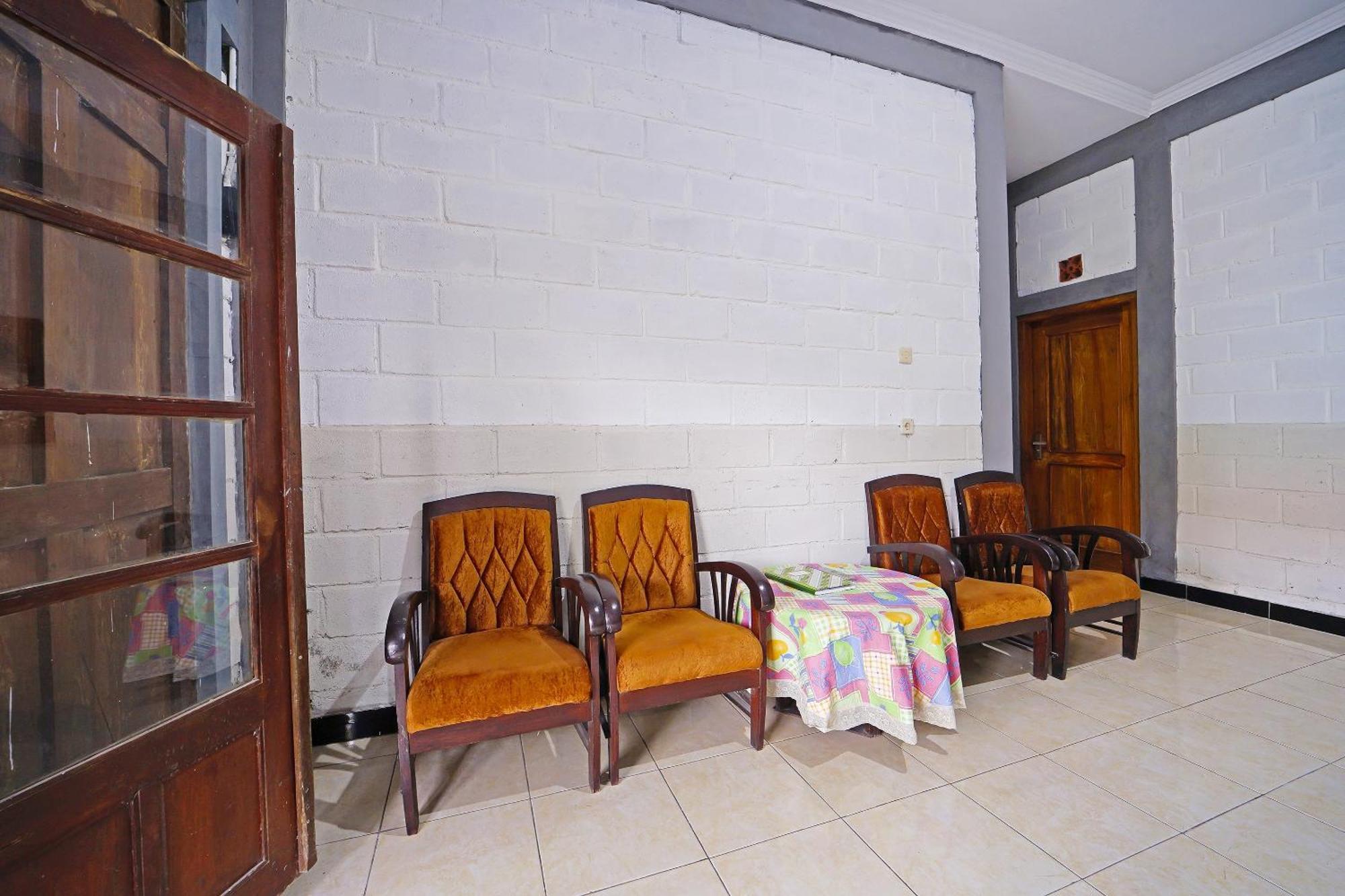 Hotel SPOT ON 91085 Griya Estu Wening Sleman  Exterior foto