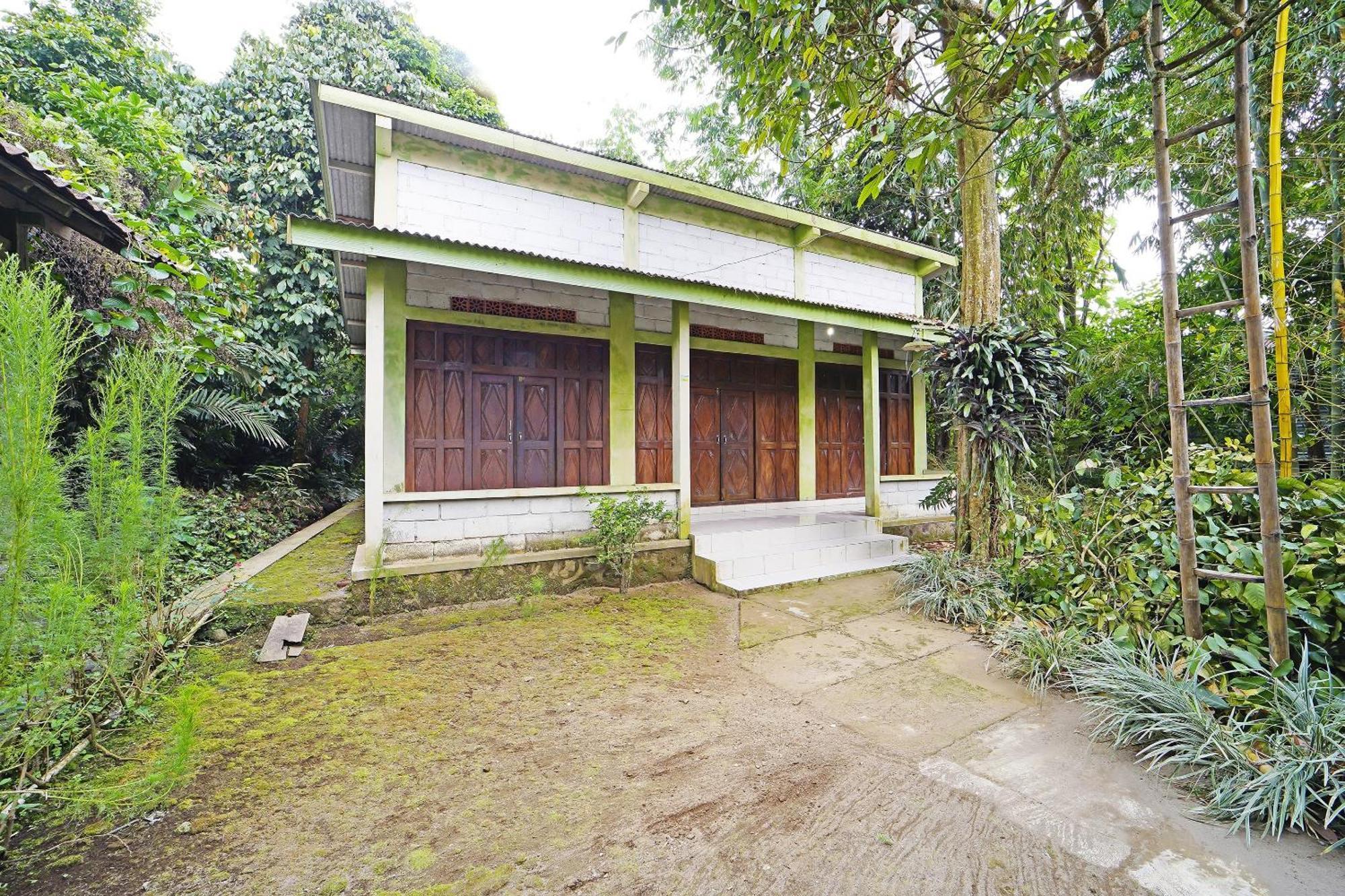 Hotel SPOT ON 91085 Griya Estu Wening Sleman  Exterior foto