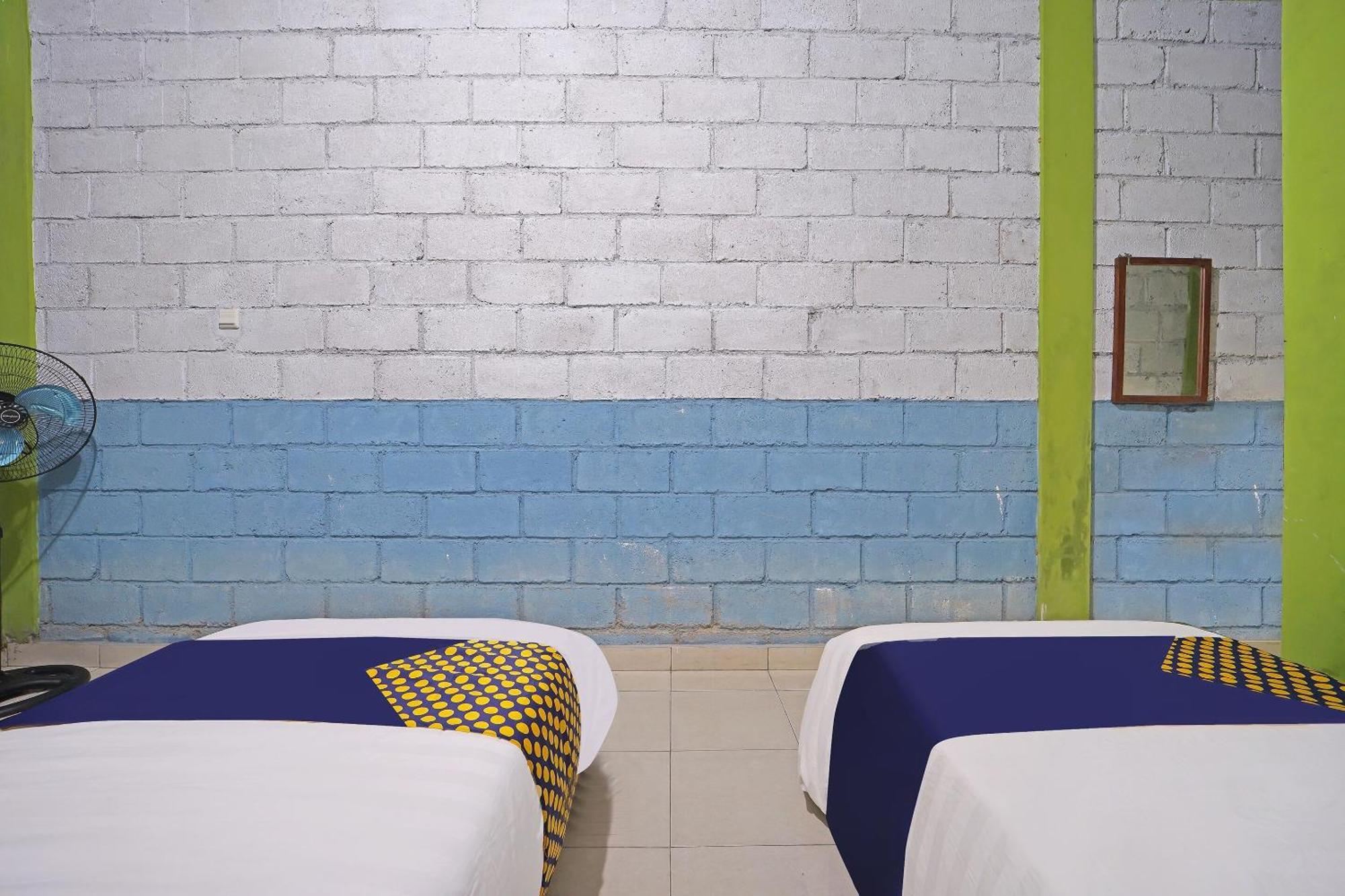 Hotel SPOT ON 91085 Griya Estu Wening Sleman  Exterior foto
