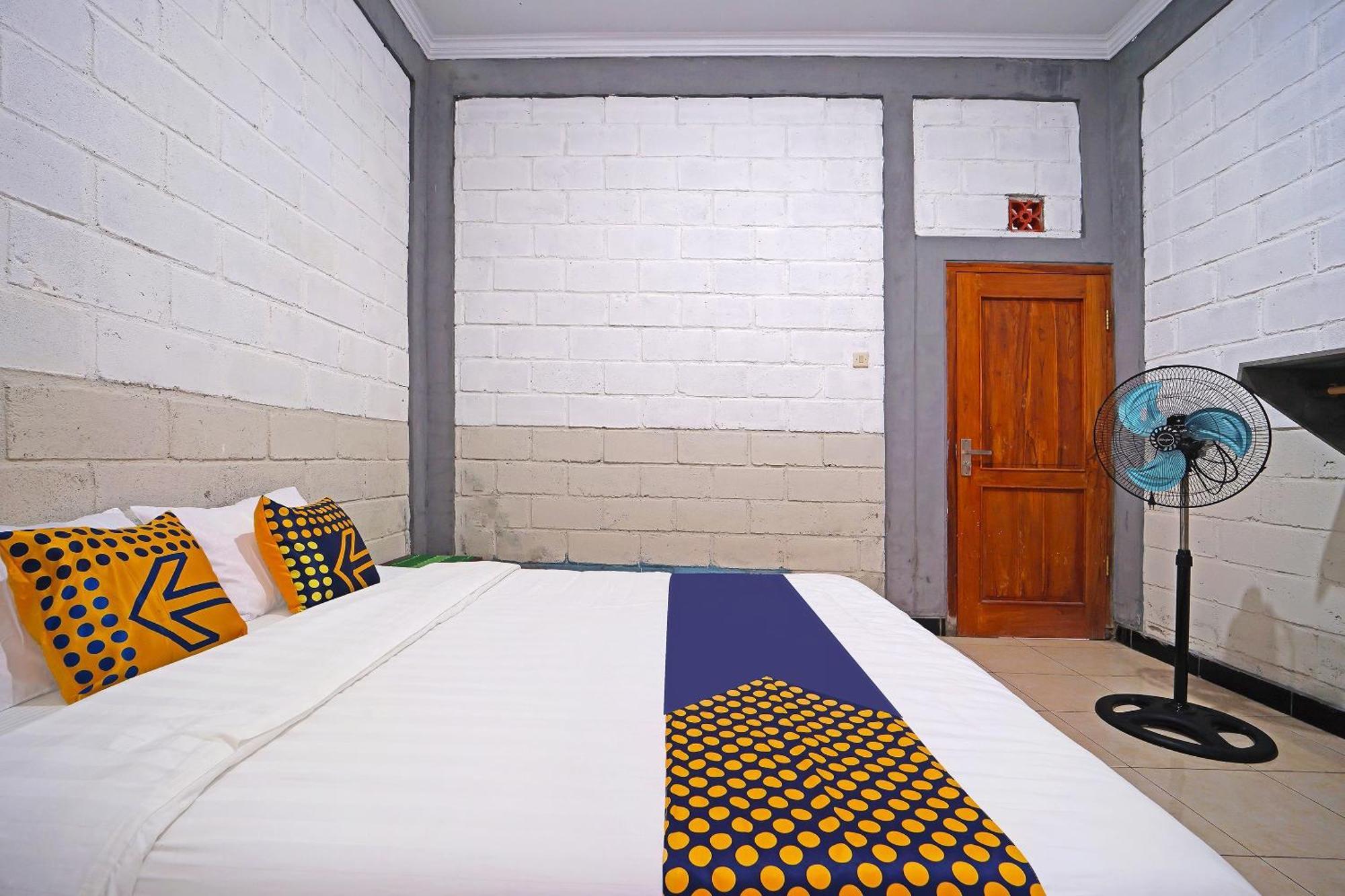 Hotel SPOT ON 91085 Griya Estu Wening Sleman  Exterior foto